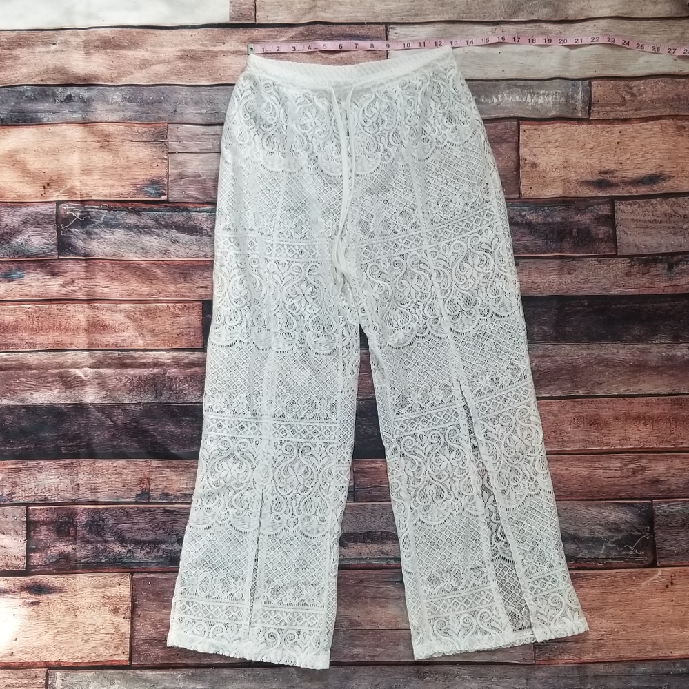 Lace pants with slit